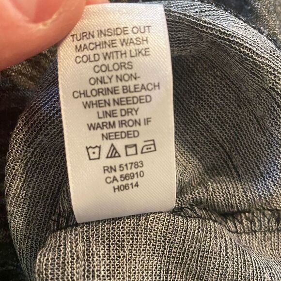 Studio Y Large Lightweight Gray T Shirt Jeweled Neck NWOT - Picture 10 of 16